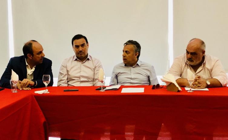 El Comité Nacional de la UCR intervino la Convención y acordó conformar Cambiemos