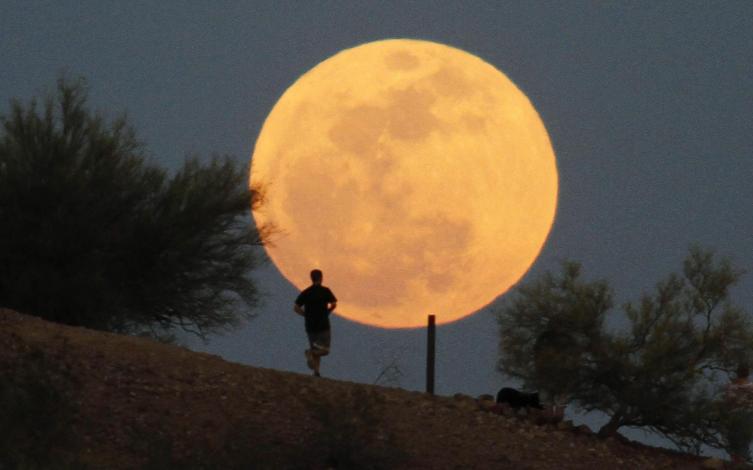 Este martes se verá la Superluna más linda del año
