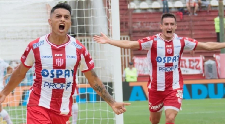 Unión sumó su segunda victoria consecutiva: le ganó muy bien a Huracán 3 a 1
