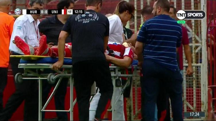 El duro choque que mandó al hospital a un jugador de Unión