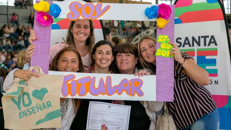 La provincia titularizó más de 1200 cargos docentes