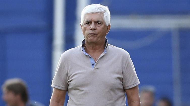 Comesaña presentó su renuncia como DT de Colón