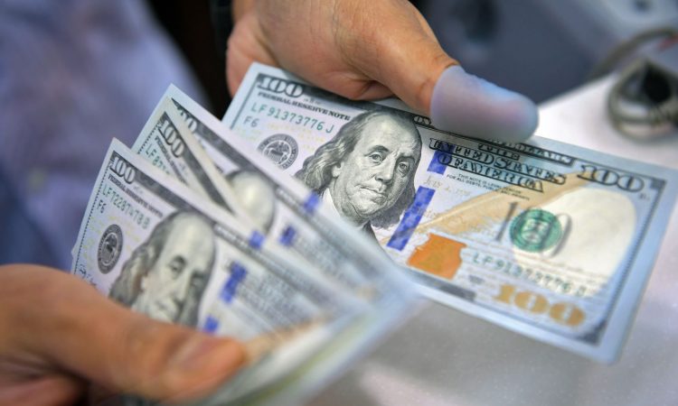 El dólar cerró a $ 43,50 y alcanzó un nuevo máximo histórico