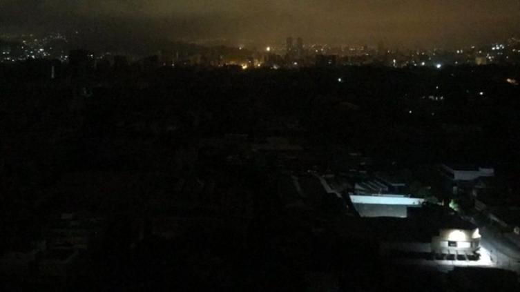 Venezuela: comienza a regresar la luz luego de gigantesco apagón