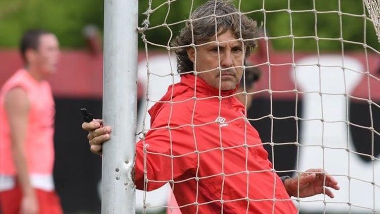 La dura tarea de Bidoglio: rearmar un Newell ´s que sufrirá mal de ausencias