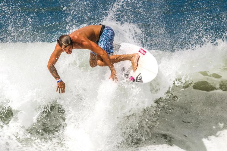 El superclásico entre Argentina y Brasil llegó al surf