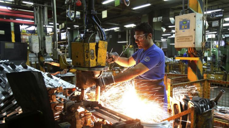 La producción industrial cayó un 50%