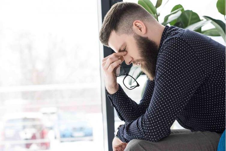 ¿Cómo afecta la fatiga visual el rendimiento laboral?