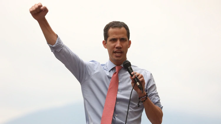 Guaidó comenzó a preparar la movilización nacional hacia el palacio presidencial: 
