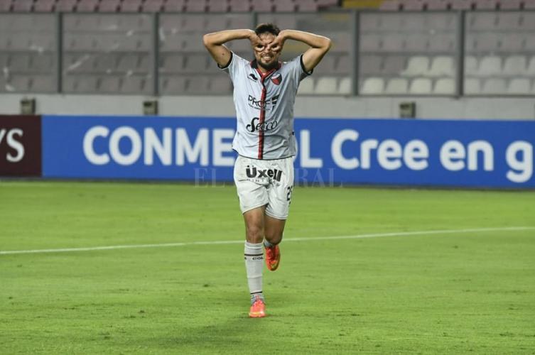 Colón resucitó en Lima y ganó 3 a 0