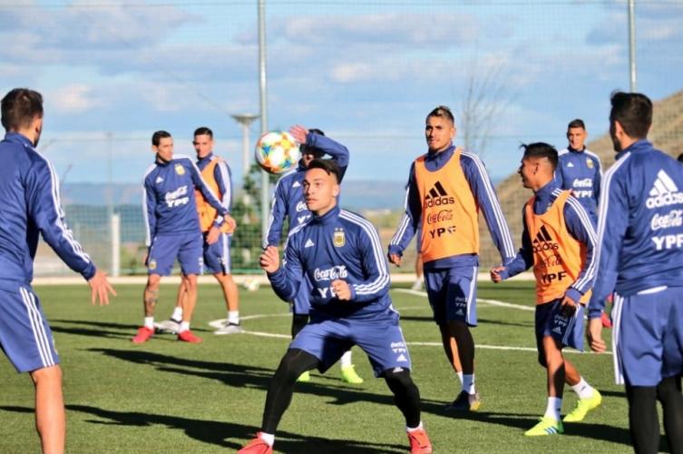 El equipo que pondría Lionel Scaloni para jugar ante Venezuela