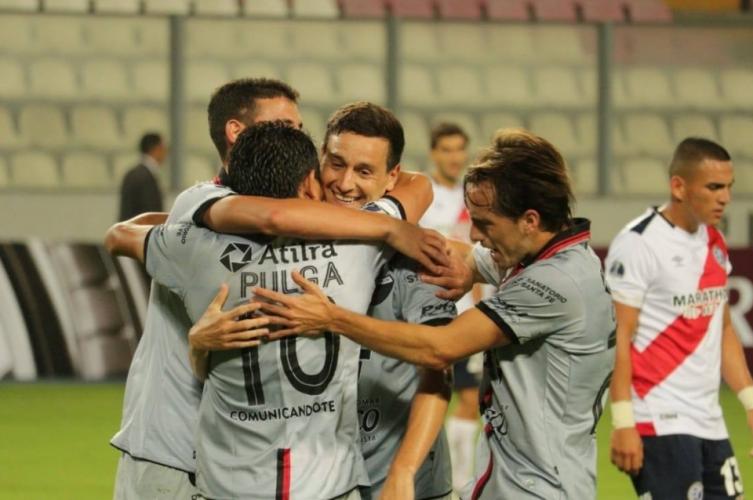Colón buscará hacerle frente al Ciclón para repuntar en la Superliga