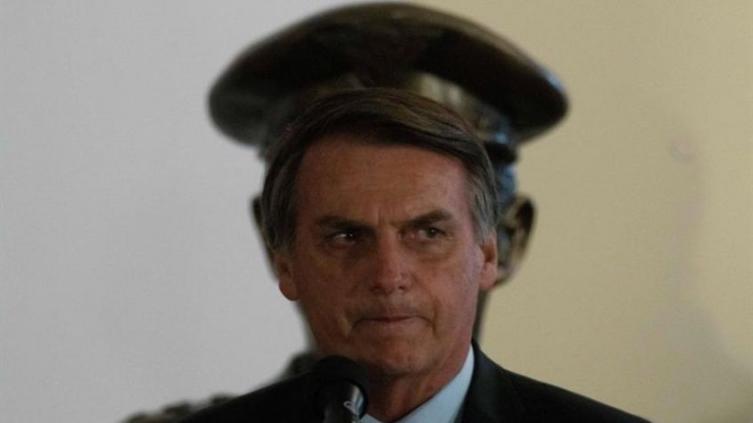 Bolsonaro habilitó a los militares a celebrar el golpe de 1964