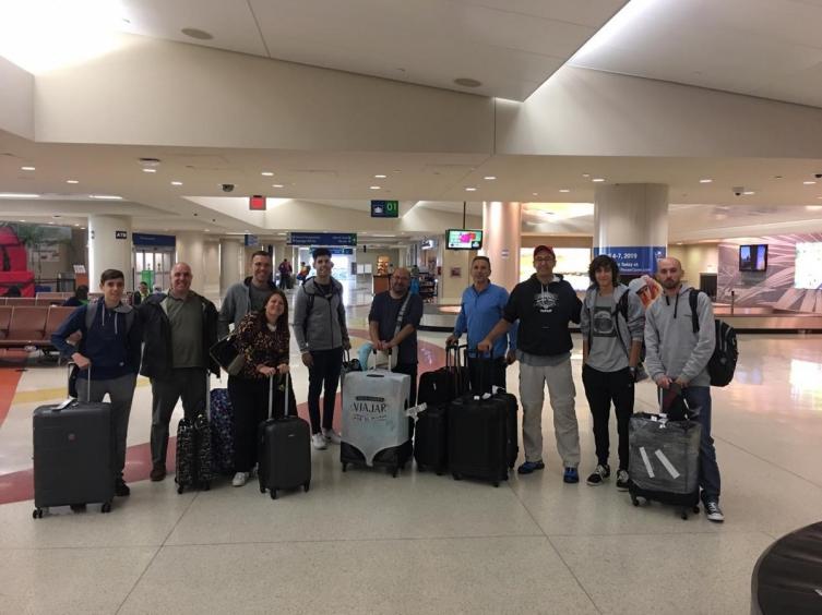 El Manu Tour de los argentinos copa San Antonio a horas del homenaje a Ginóbili