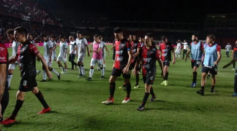 Colón se despidió del Brigadier con un aburrido empate sin goles ante San Martín de San Juan