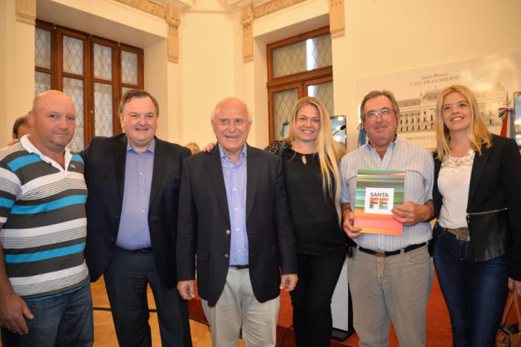 Comités de cuenca del Departamento San Cristóbal recibieron maquinarias donadas