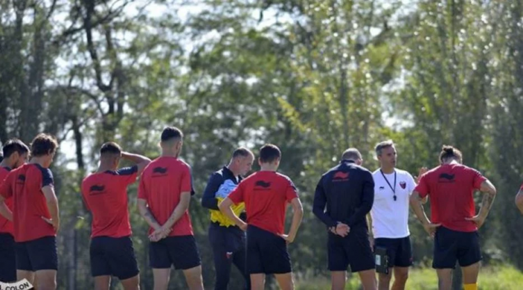 Lavallén y el armado del equipo para la ida de la Copa de la Superliga