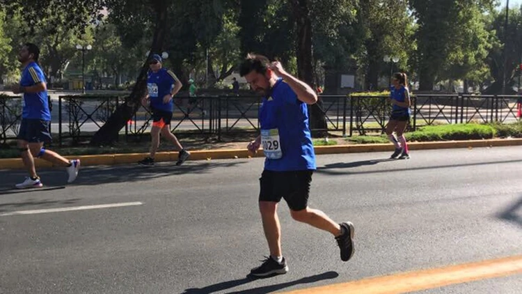 Un corredor muerto y otros nueve hospitalizados tras competir en la Maratón de Santiago