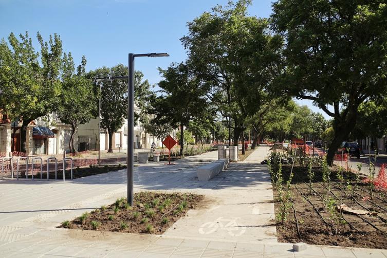 Avenida Freyre suma cuadras renovadas 