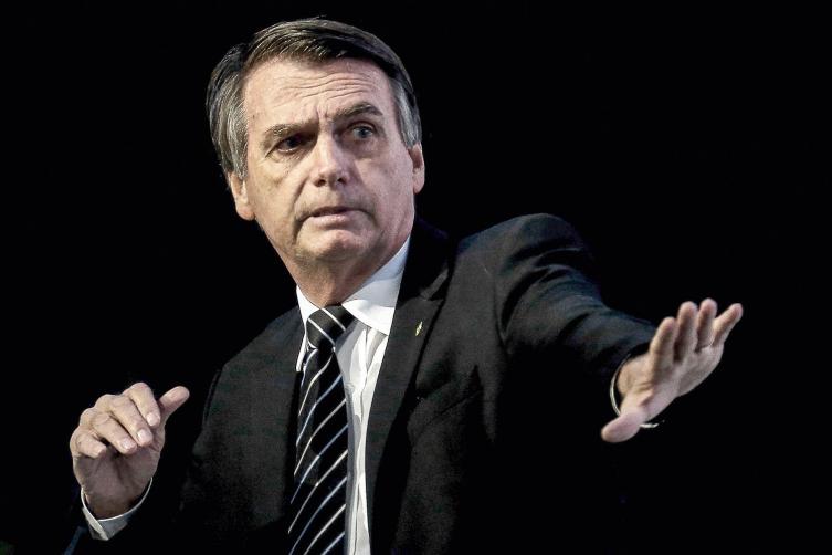 Jair Bolsonaro frena un aumento del diesel y Petrobras se desploma en la Bolsa