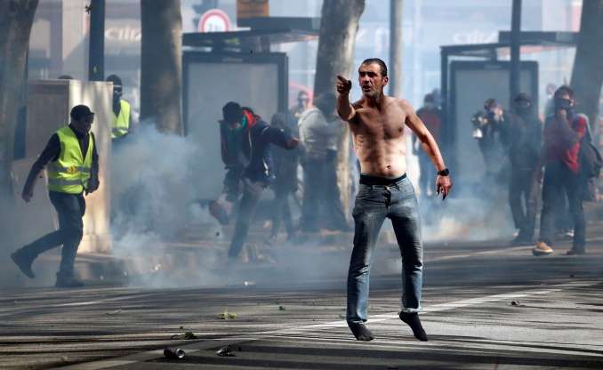 Aumentan los manifestantes en una nueva marcha de los 