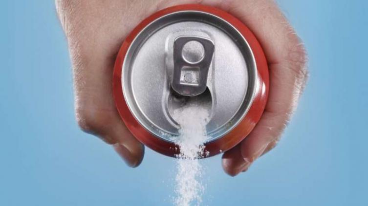 Consumir bebidas azucaradas a diario aumenta el riesgo de muerte 