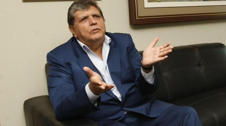 El ex presidente peruano Alan García,  se disparó al momento de ser detenido en Perú
