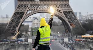 Vetan protestas de chalecos amarillos en zona de Notre Dame de París