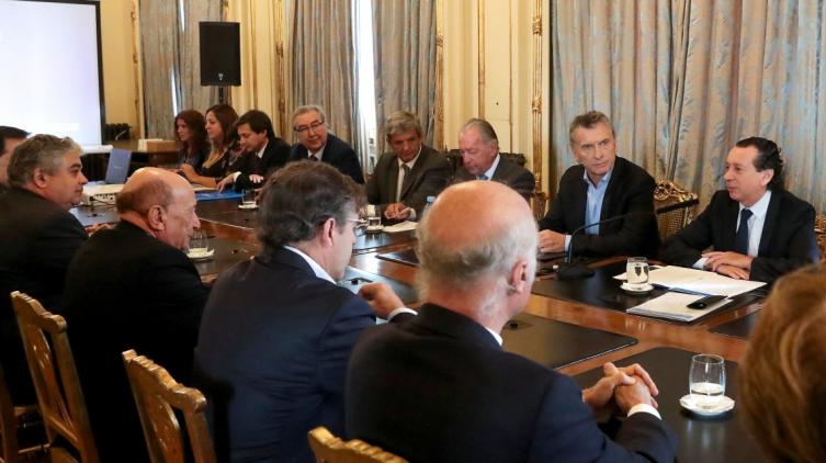 En medio de la crisis, Macri le pide apoyo a empresarios