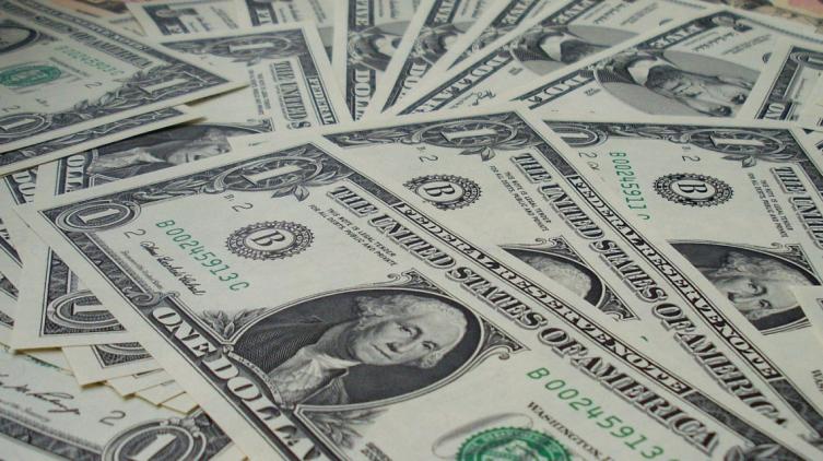 Por la crisis, 700 mil personas debieron vender dólares que tenían ahorrados
