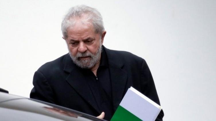 Reducen la pena a Lula 