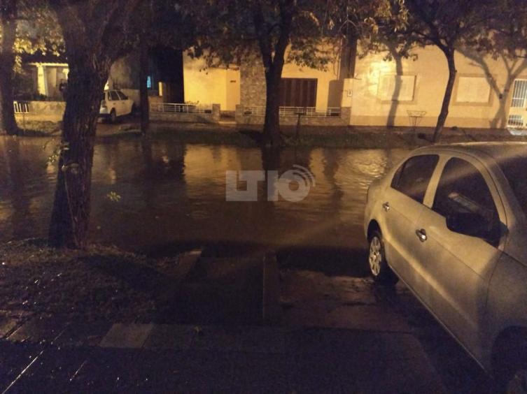 Las lluvias colapsaron la ciudad de Reconquista
