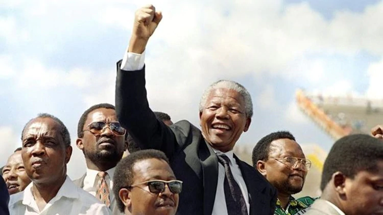 25 años del fin del apartheid: Sudáfrica vuelve a las urnas en medio de una crisis económica