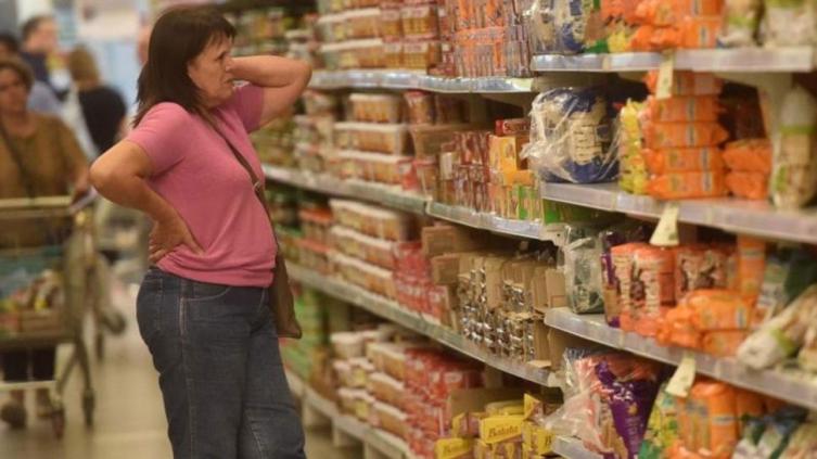 Precios Esenciales: empresarios miran el dólar