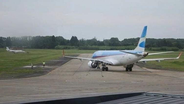 Cinco aerolíneas cancelan vuelos por el paro del martes