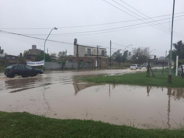 Las intensas lluvias complicaron a Sauce Viejo