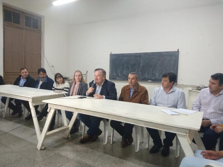 Recorrida por obras y entrega de aportes en San Cristóbal 