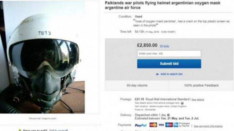 Se vendió por más de 700 mil pesos un casco de Malvinas en Londres