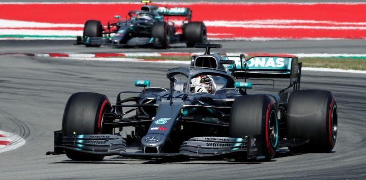 Hamilton se impuso en Barcelona y Mercedes sigue con su ritmo arrasador