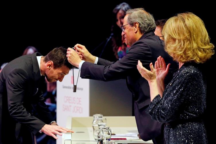 Lionel Messi recibio la Cruz de Sant Jordi por su “humildad y honestidad”