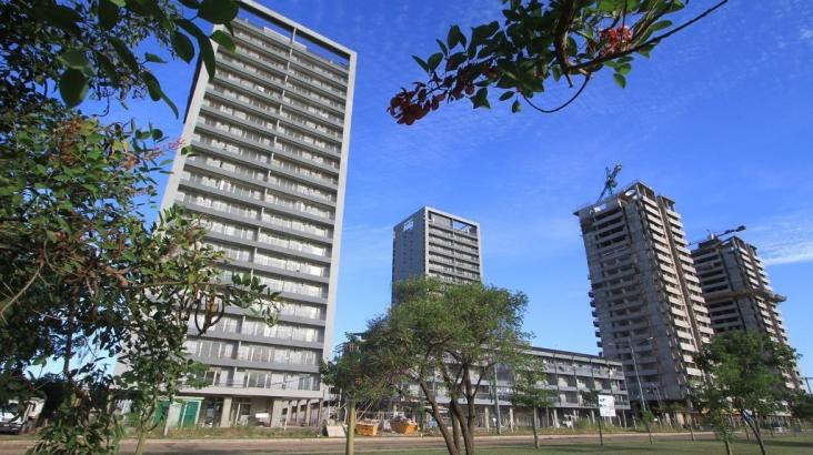 Convocan a funcionarios por la obra de las torres Procrear 