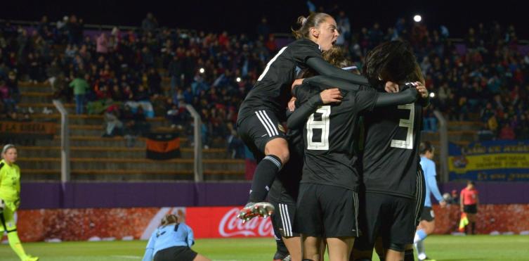 Fútbol femenino:  Argentina se despidió con un triunfo y viaja rumbo al Mundial
