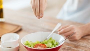 ¿Cuánta sal ecomendable consumir por día?