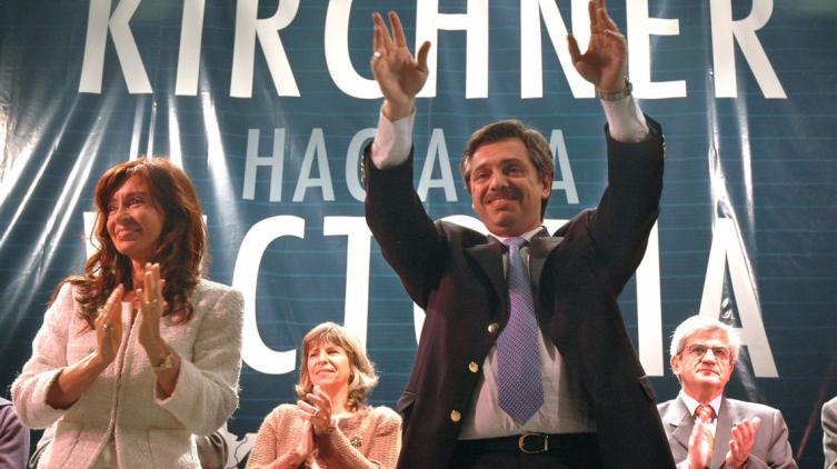 Primer acto de la fórmula Fernández - Fernández en Merlo