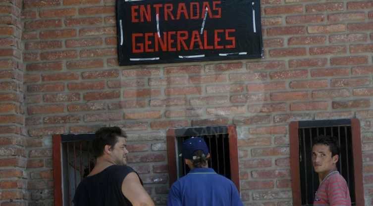 Enojados los hinchas de Colón por el precio de las entradas para la Copa