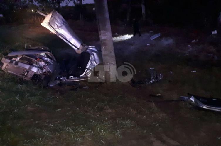 Dos hombres murieron tras chocar contra una columna