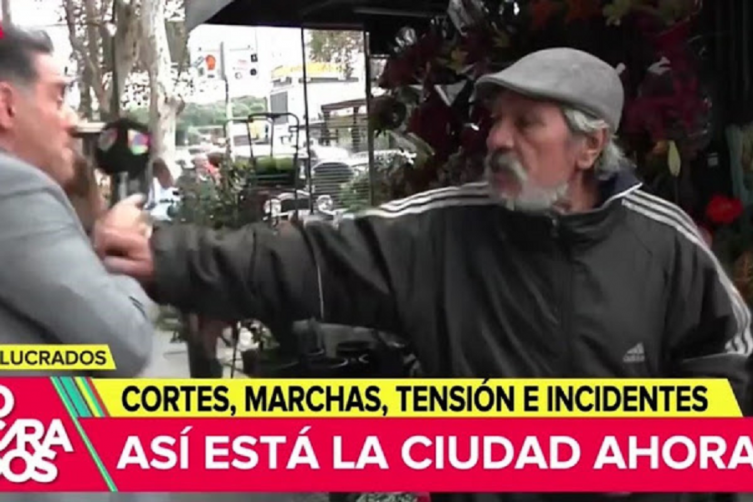 A Mariano Iúdica casi lo golpean cuando quiso hacer una nota en la calle durante el paro 