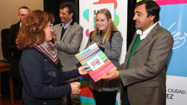Se entregaron escrituras en el departamento San Jerónimo