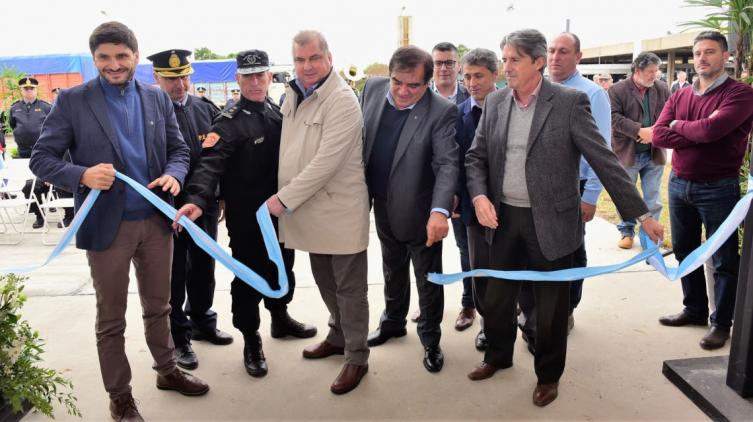 Se inauguró una estación de bomberos 
