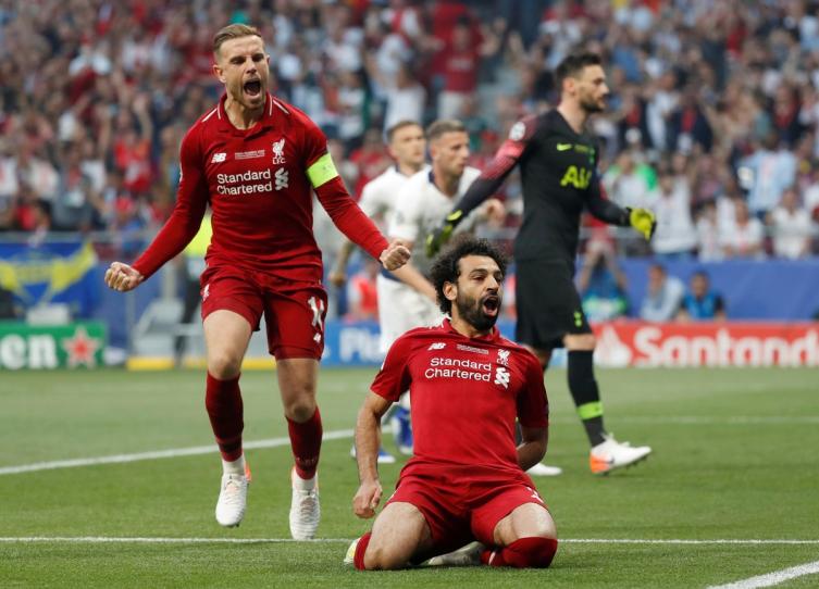 El festejo de Salah y la resignación de Lloris. (Foto: Reuters) Clarín